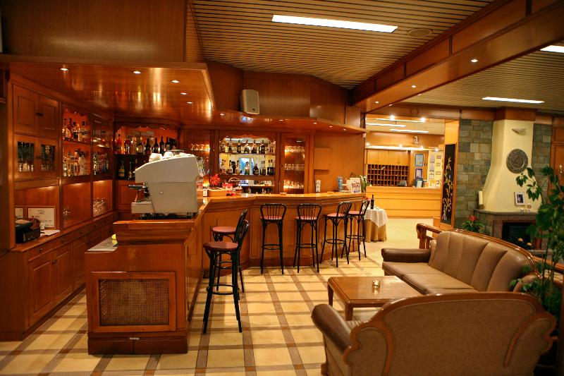 ホテル Kalloni Bay