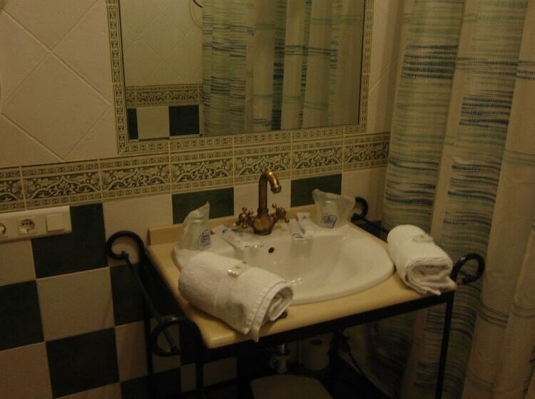 هتل Sierra De Araceli Lucena