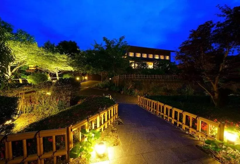 בית מלון כפרי Asagirinomieru Yado Yufuin Hanayoshi