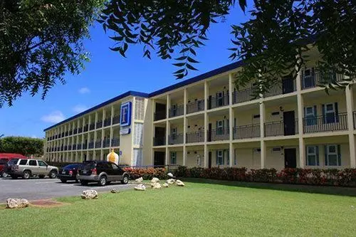 Hotel El Faro Suites & Conference Center 