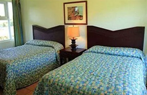 Hotel El Faro Suites & Conference Center 