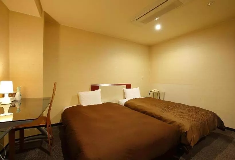 Отель Grampus Inn Osaka