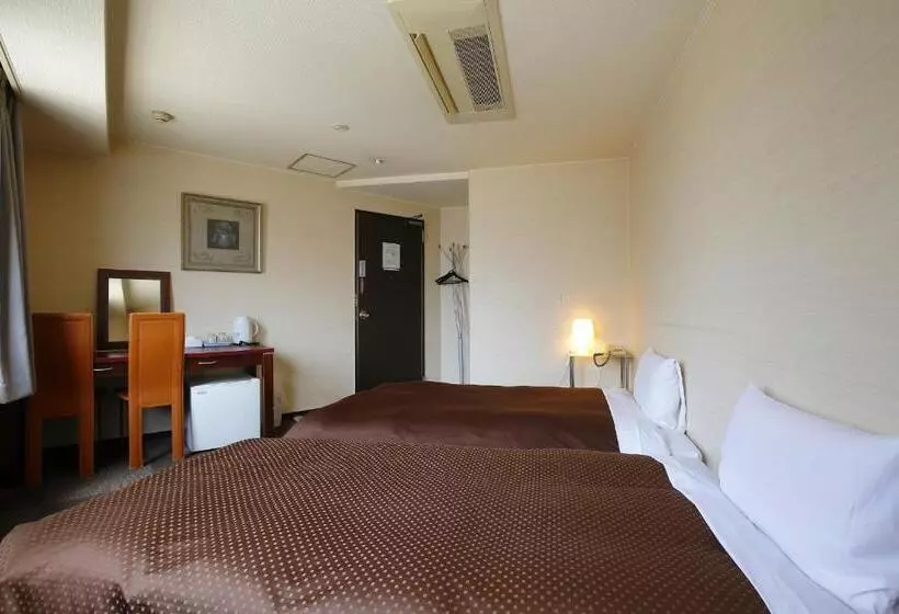 Отель Grampus Inn Osaka