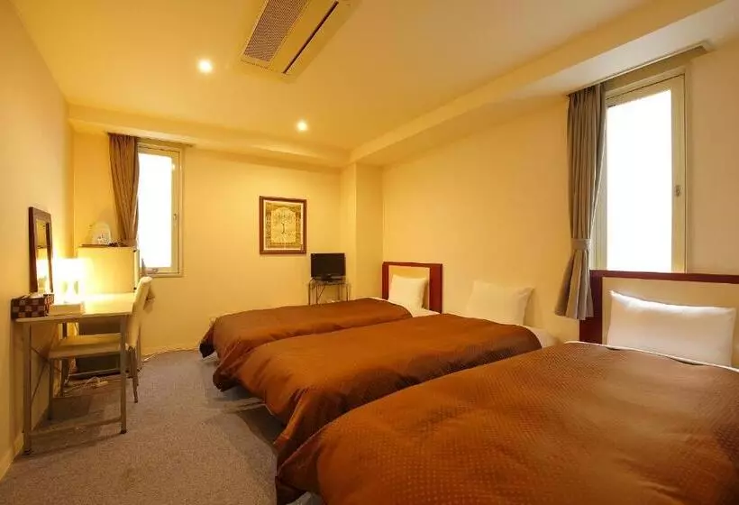 Отель Grampus Inn Osaka