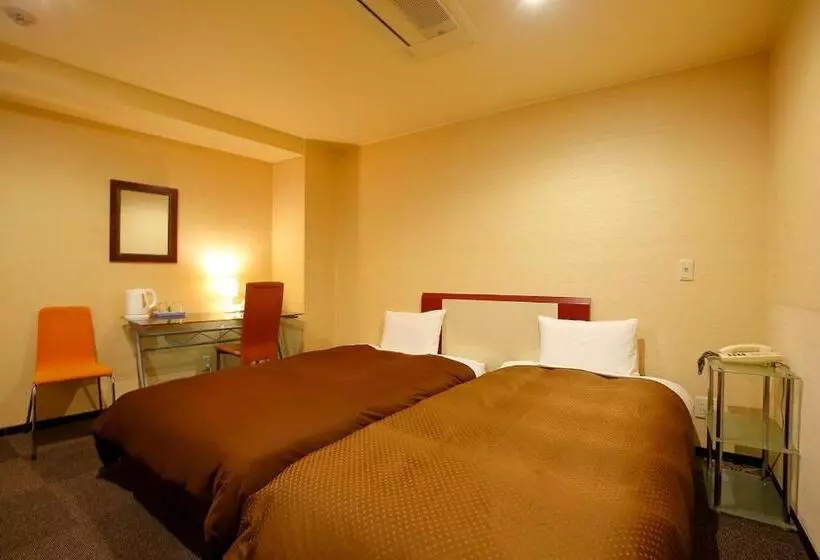 Отель Grampus Inn Osaka