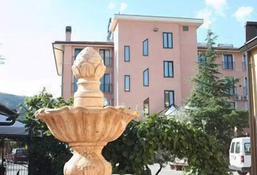 ホテル Leon Ristorante Al Cavallino Rosso