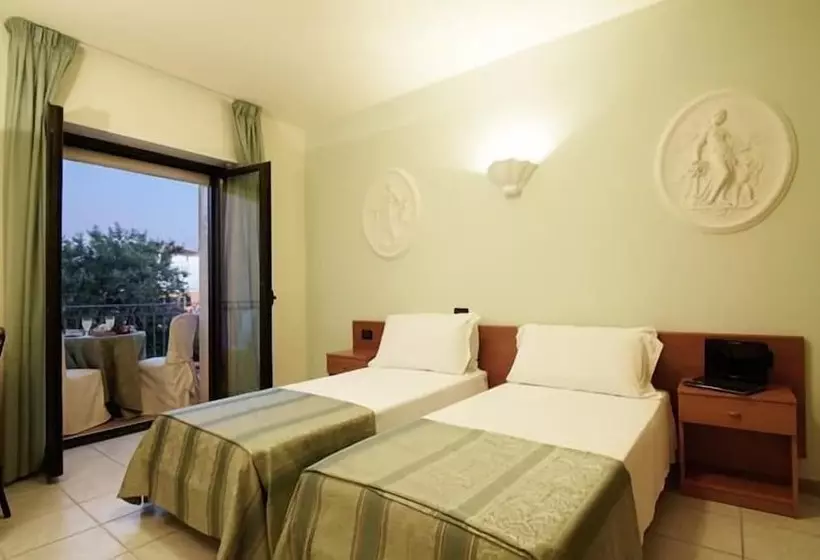 ホテル Leon Ristorante Al Cavallino Rosso