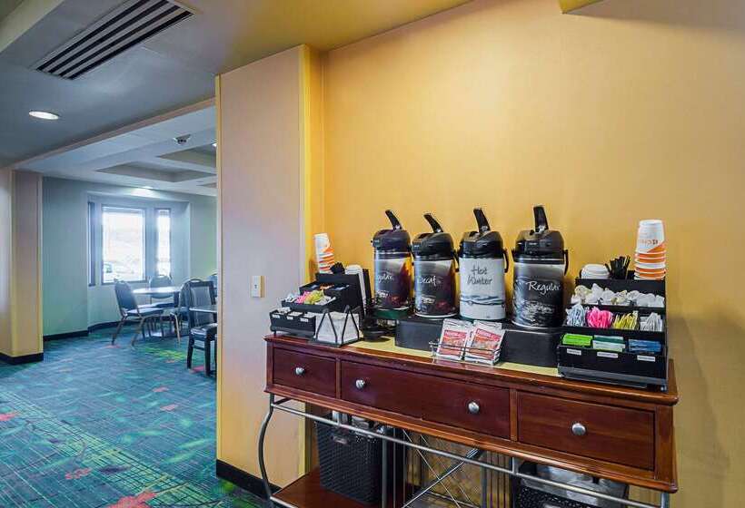 Отель Quality Inn Bostonrevere