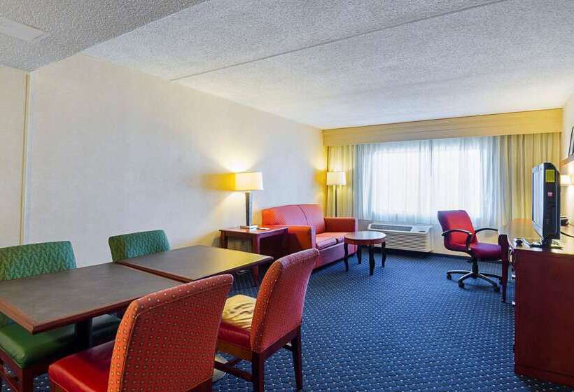 Отель Quality Inn Bostonrevere