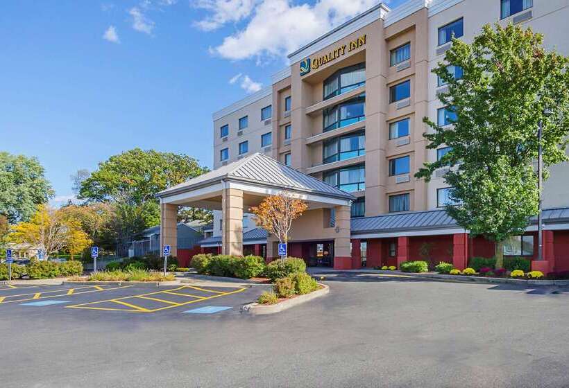 Отель Quality Inn Bostonrevere