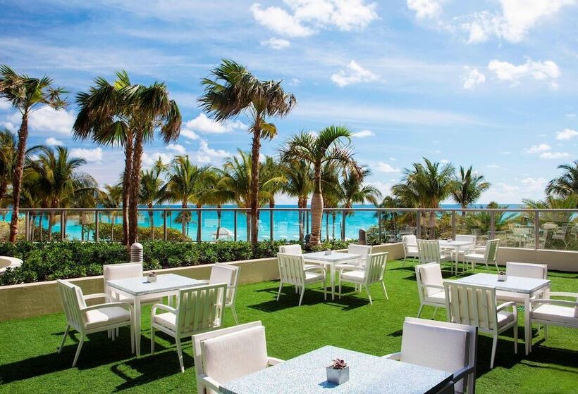 The St. Regis Bal Harbour Resort