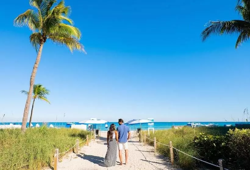 The St. Regis Bal Harbour Resort