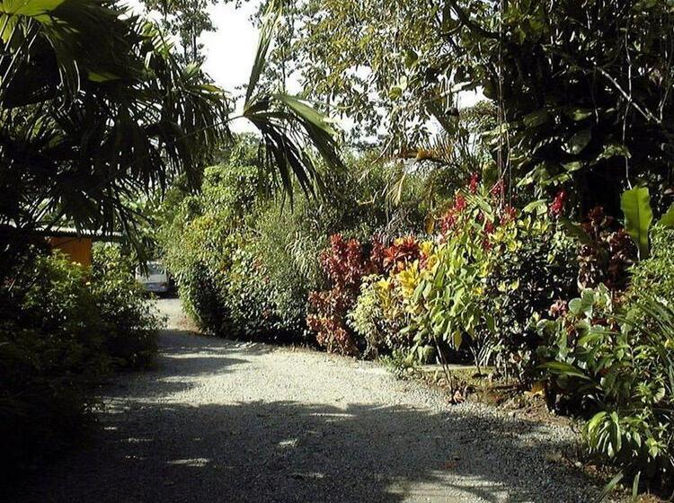 בית מלון כפרי Atlantida Lodge