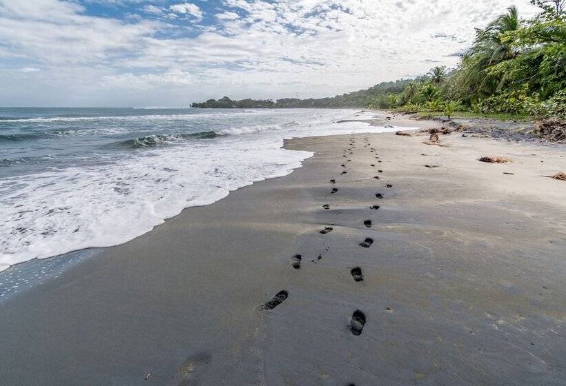 בית מלון כפרי Atlantida Lodge