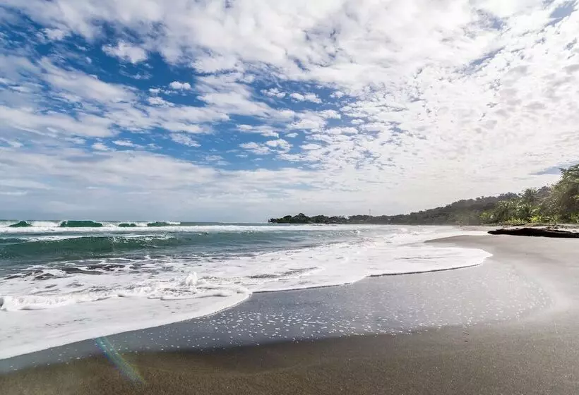 Hotel Atlantida Lodge