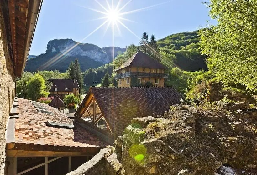 هتل Castel Damandre