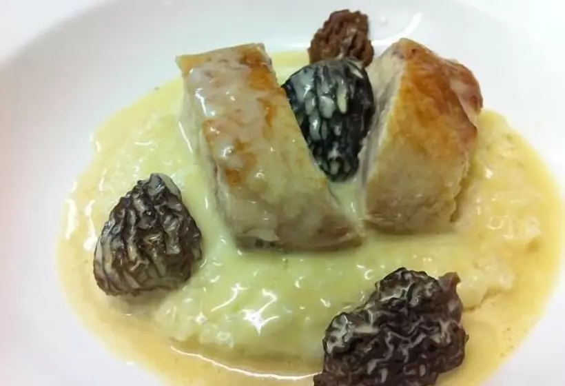 هتل Castel Damandre