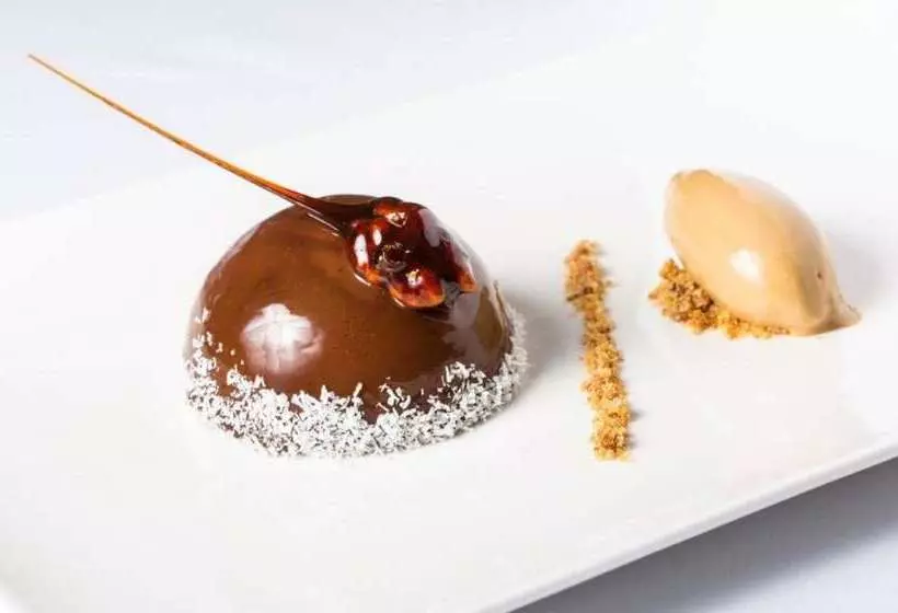 هتل Castel Damandre