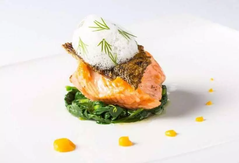 هتل Castel Damandre