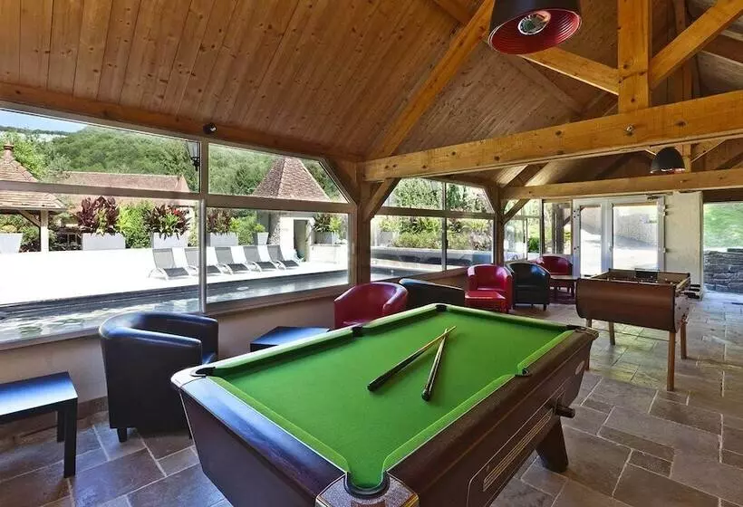 هتل Castel Damandre