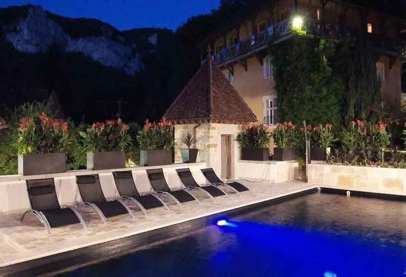 هتل Castel Damandre