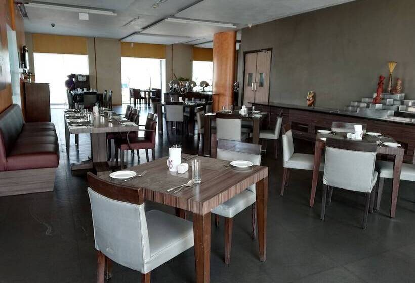 Отель Celebration Lavasa