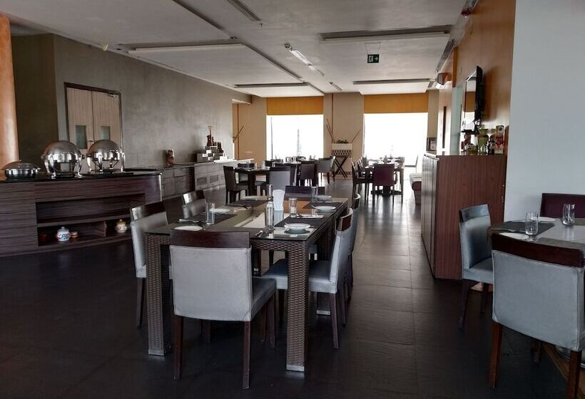 Отель Celebration Lavasa