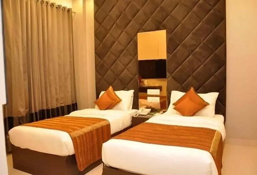 Hotel Fabexpress Yug Villa Karol Bagh