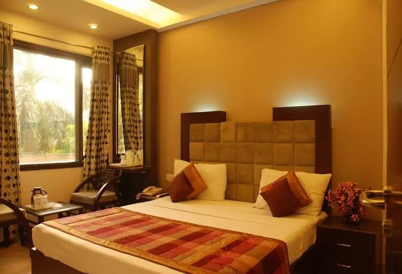 Hotel Fabexpress Yug Villa Karol Bagh