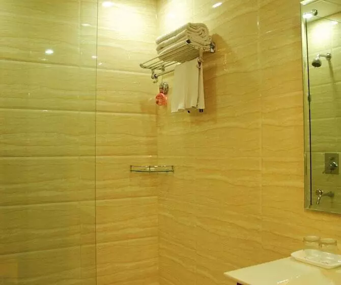 Hotel Fabexpress Yug Villa Karol Bagh