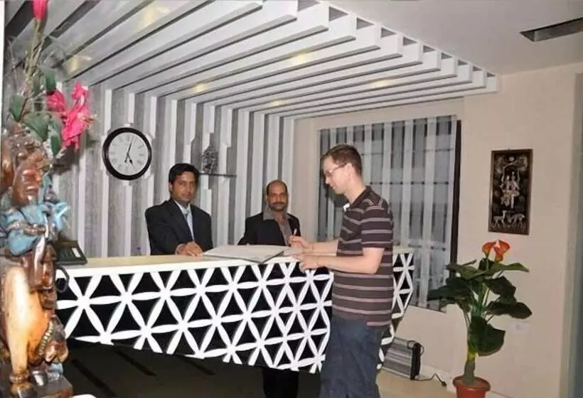 Hotel Fabexpress Yug Villa Karol Bagh