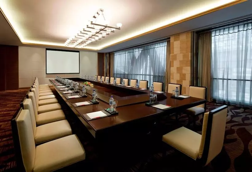 هتل Four Points By Sheraton Qingdao, Chengyang