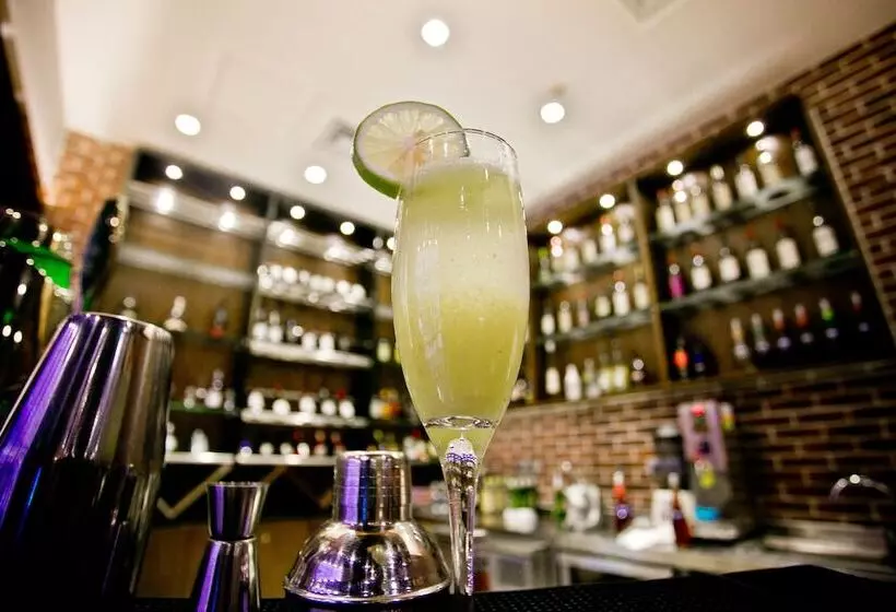 هتل Four Points By Sheraton Qingdao, Chengyang