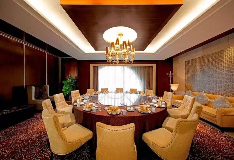 هتل Four Points By Sheraton Qingdao, Chengyang