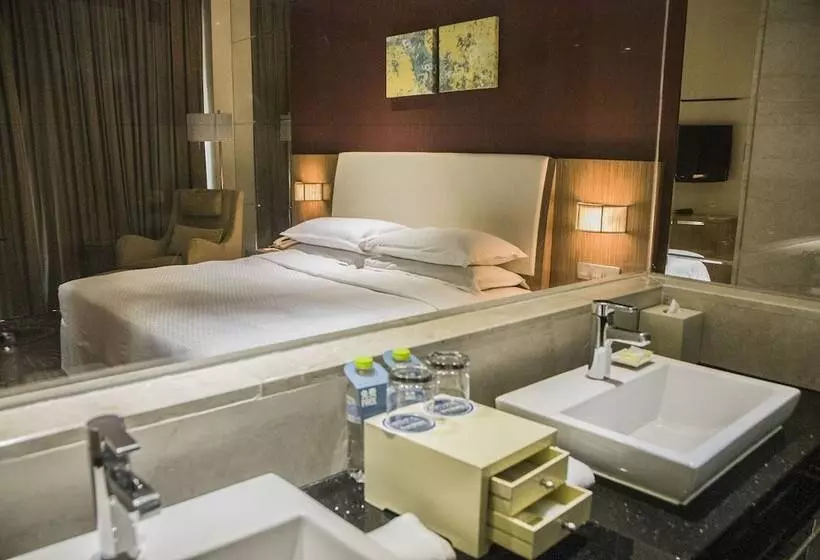 هتل Four Points By Sheraton Qingdao, Chengyang