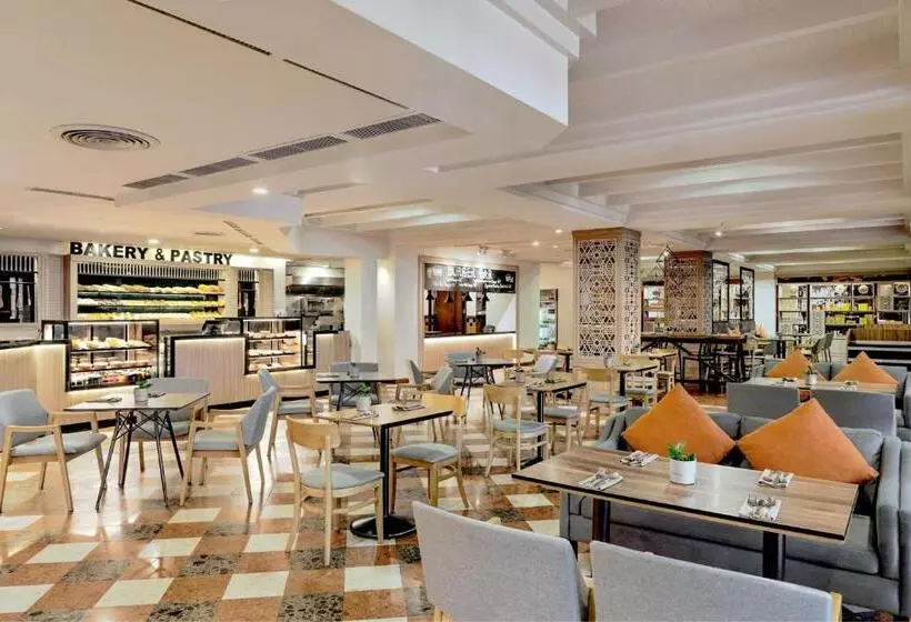 Hotel Marriott's Phuket Beach Club