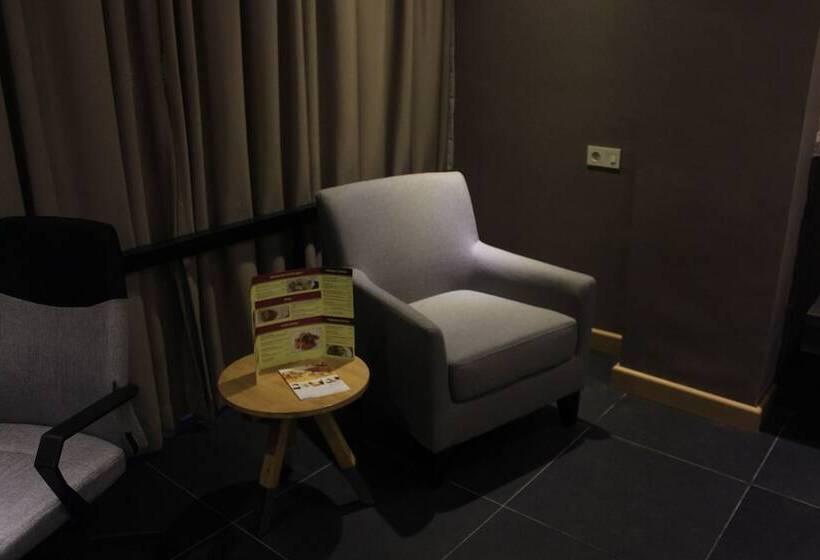 בית מלון כפרי Swissbelinn Medan