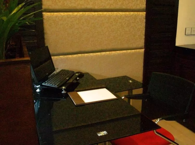 هتل The Cocoon Boutique