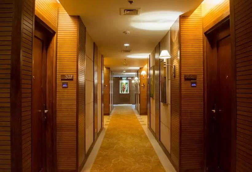 هتل The Cocoon Boutique