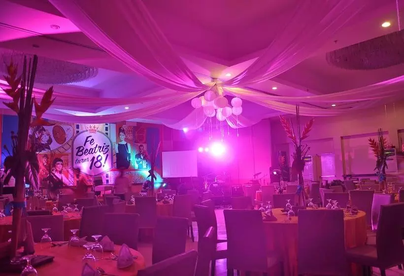 هتل The Cocoon Boutique