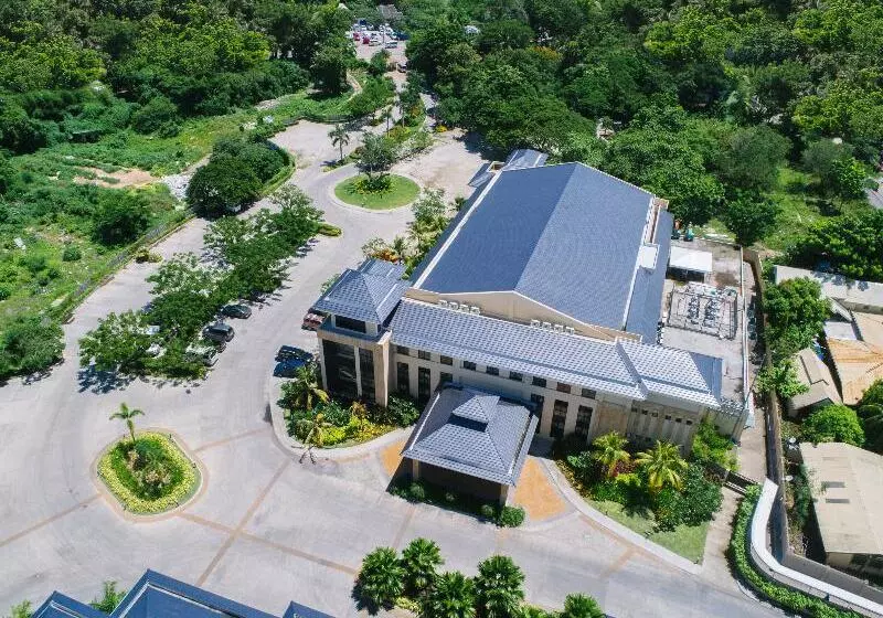 Henann Resort Alona Beach