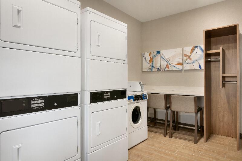 בית מלון כפרי Candlewood Suites Fayetteville Fort Bragg, An Ihg