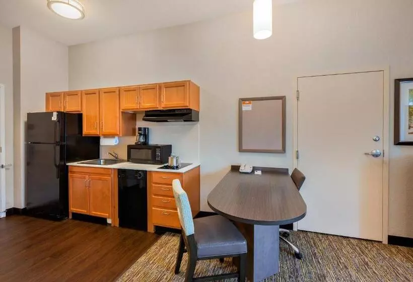 فندق Candlewood Suites Medford, An Ihg