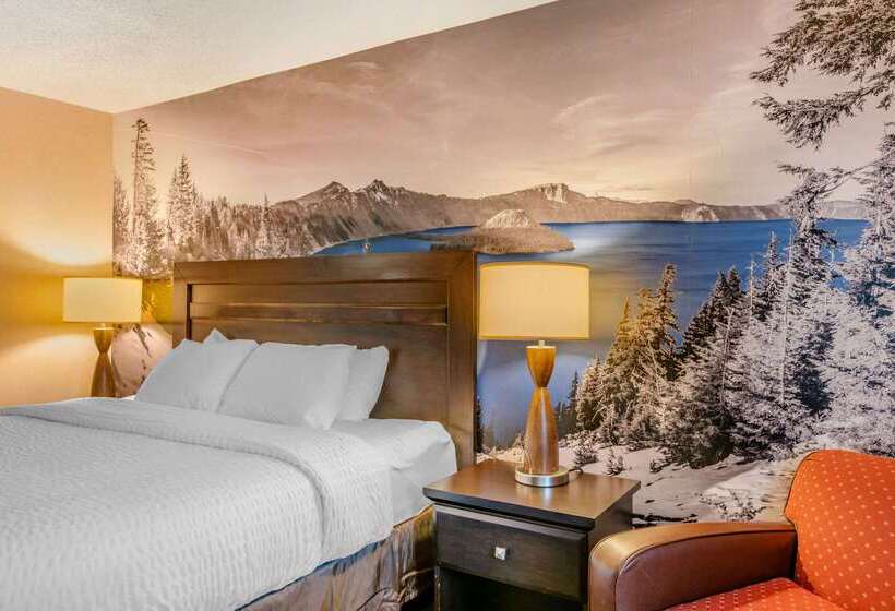 فندق Clarion Pointe Medford