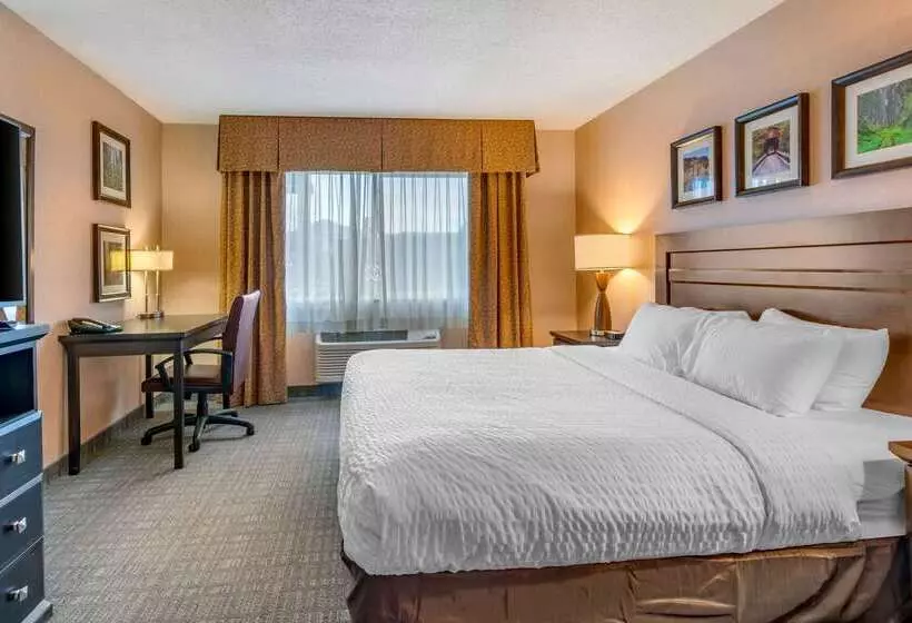 Szálloda Clarion Pointe Medford