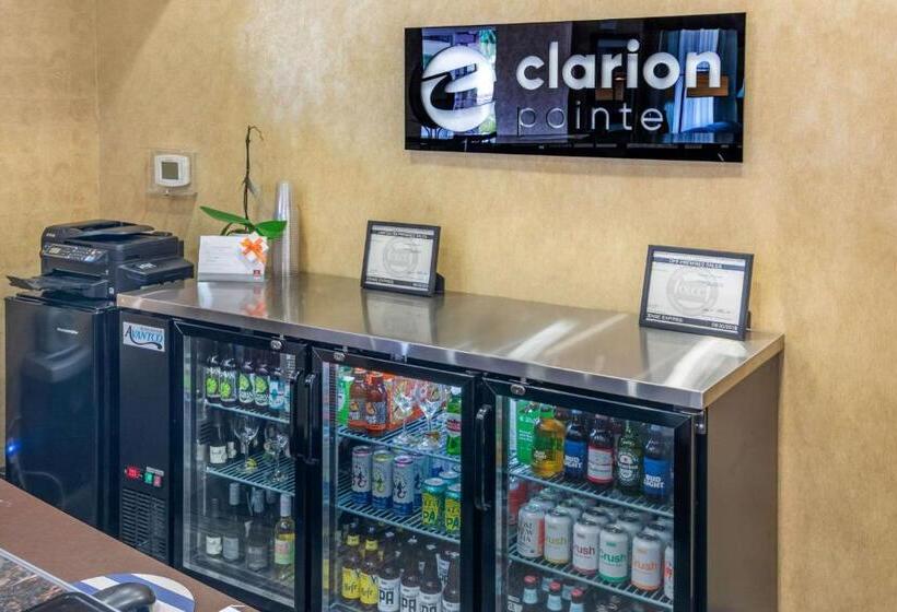 فندق Clarion Pointe Medford