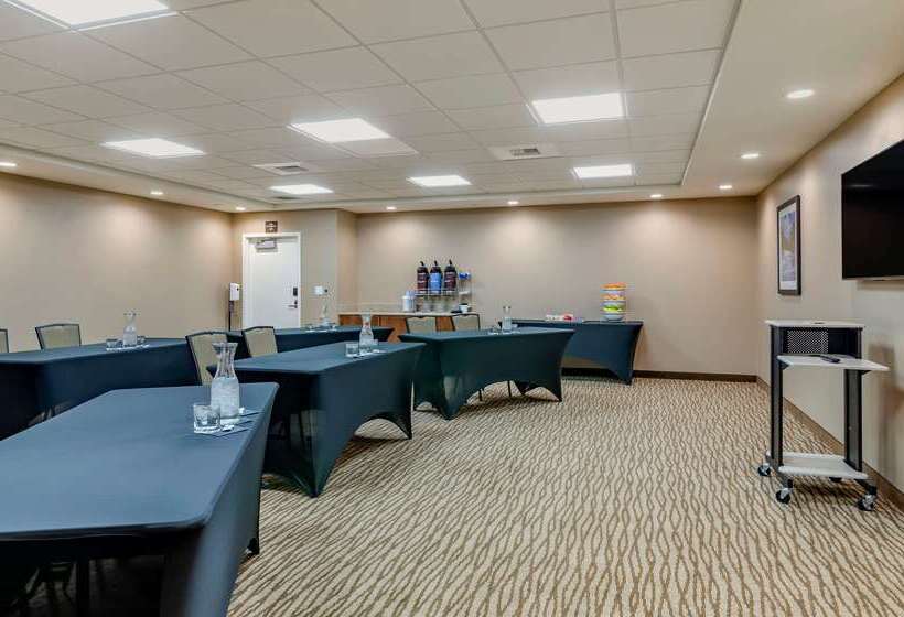 호텔 Comfort Suites Helena Airport