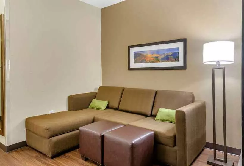 호텔 Comfort Suites Helena Airport