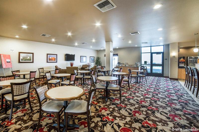 호텔 Comfort Suites Helena Airport