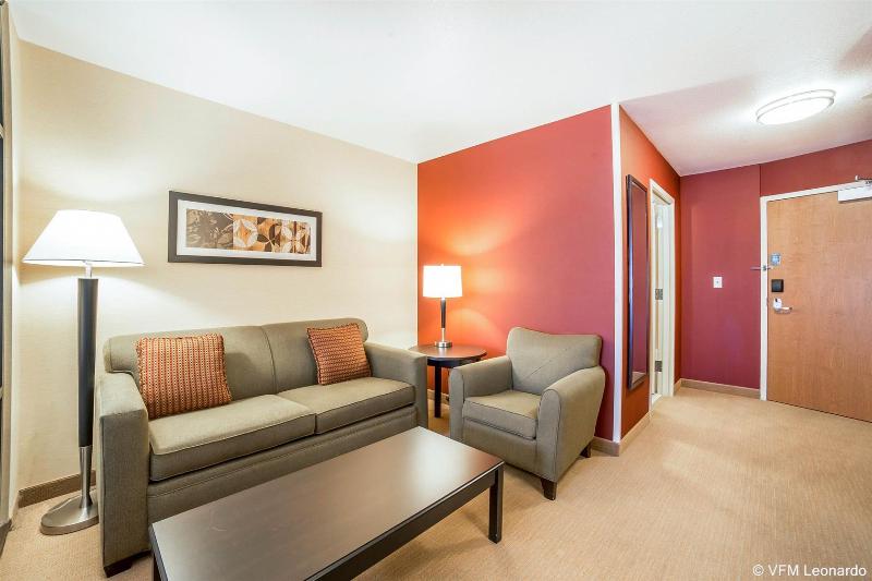 호텔 Comfort Suites Helena Airport